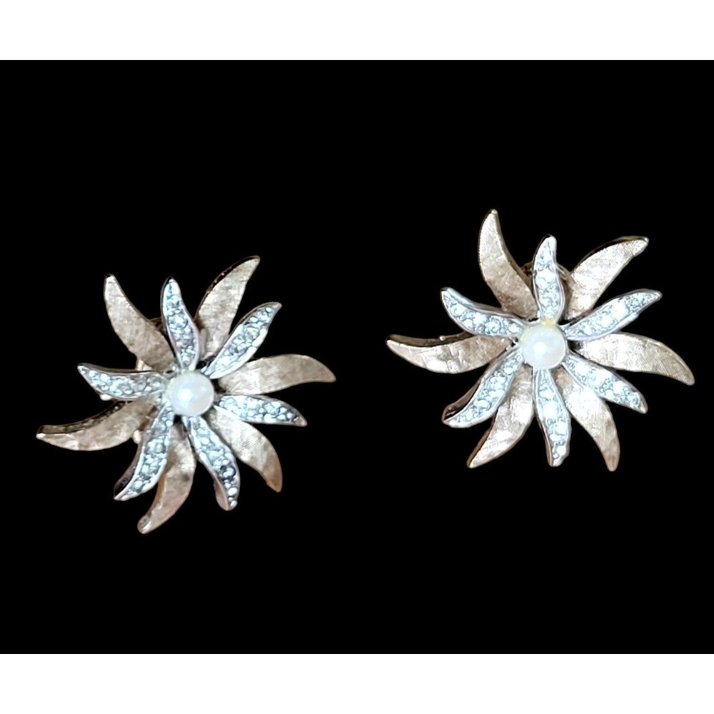 BOUCHER  7073 Gold Tone Floral Starburst Clip On Earrings Pearls & Rhinestones